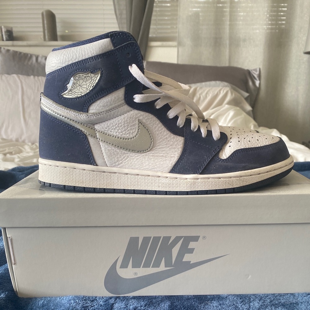 Jordan 1 high midnight navy, size 10.5 mens